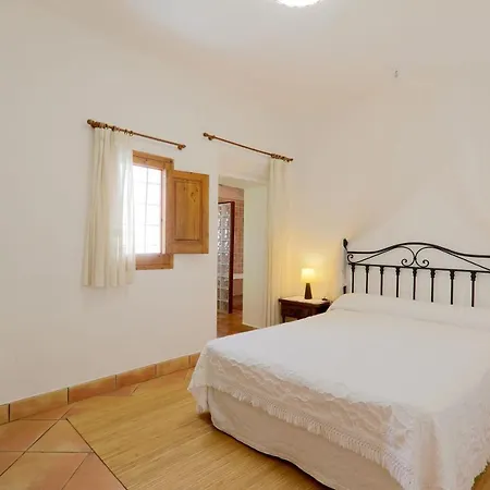 Villa Caseres *
