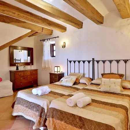 Caseres Вилла *