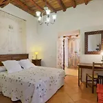 Caseres Santa Eularia des Riu