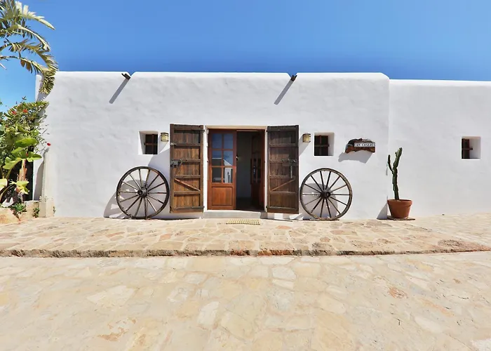 Caseres Santa Eularia des Riu