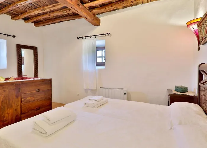 Caseres Villa Santa Eularia des Riu